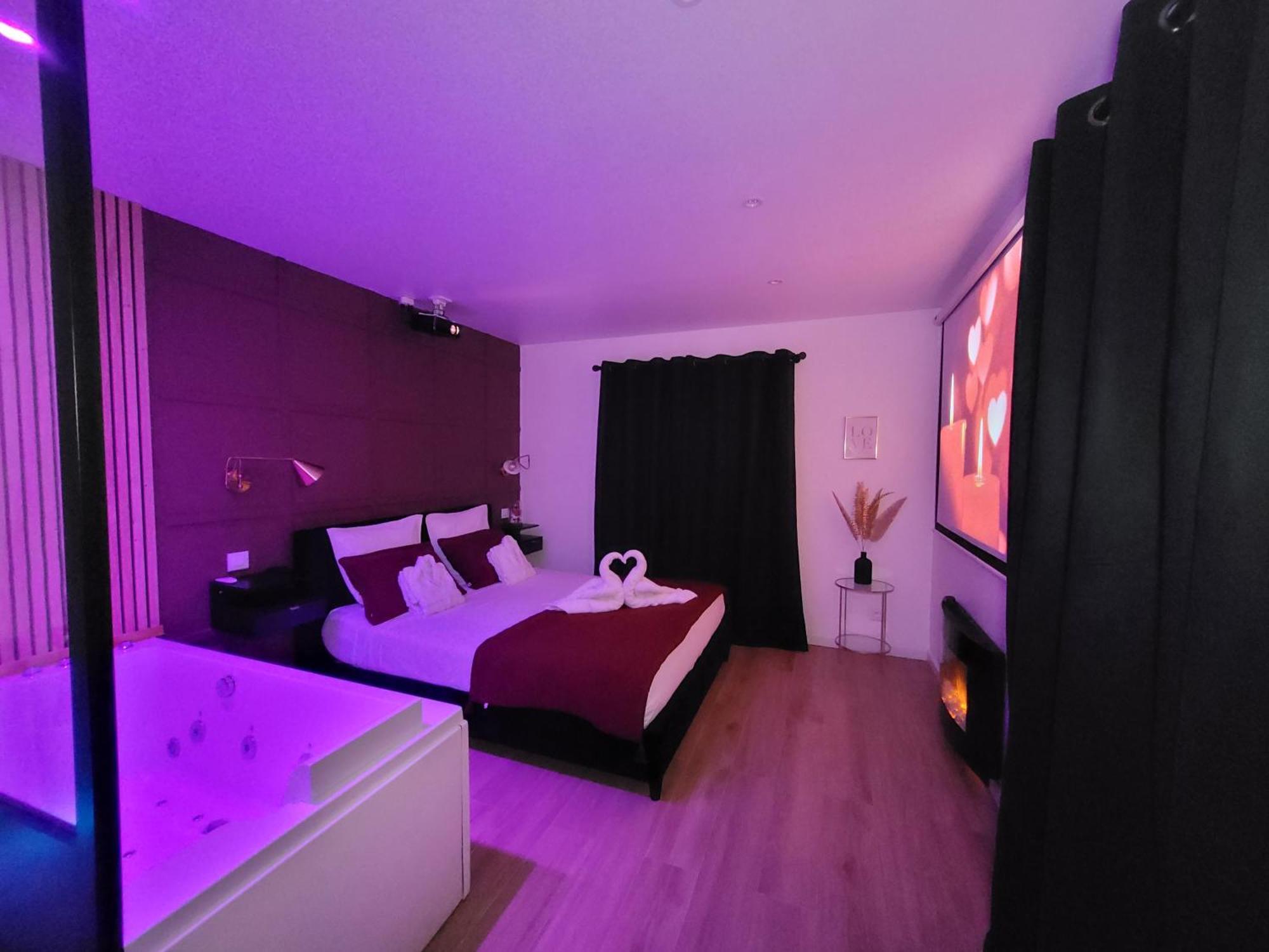 Nuit D'Evasion Love Room Avec Baignoire Balneotherapie Toulon Exterior photo